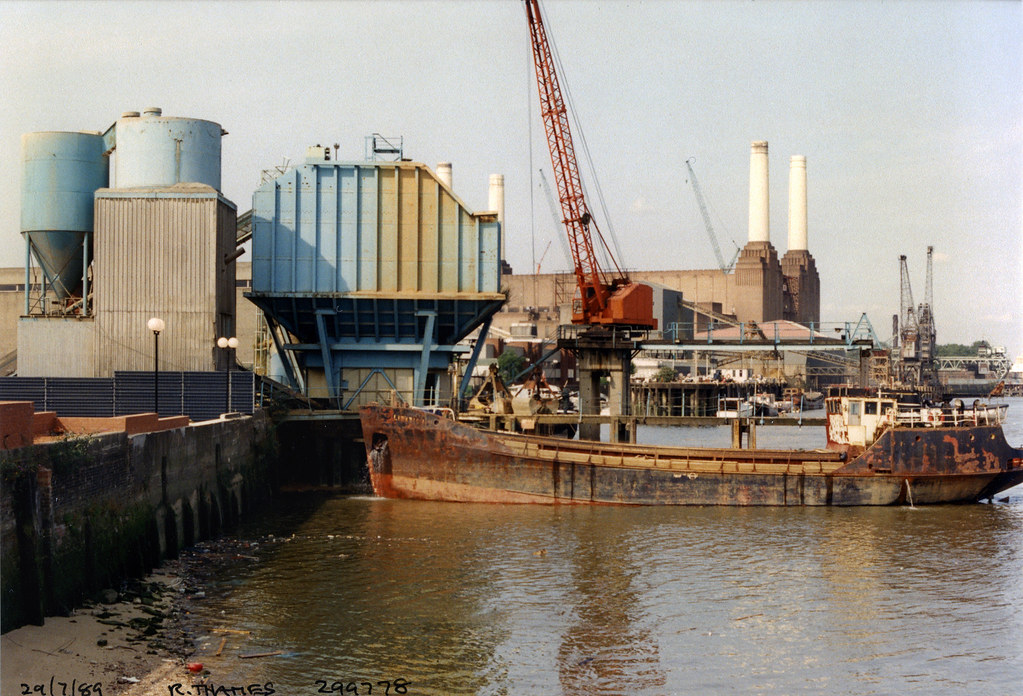 Libation, ship, sand and gravel, wharf, River Thames, Nine Elms, Nine Elms Lane, Nine Elms, Wandsworth, 1989,