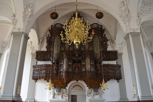Organ Supported by Elephants