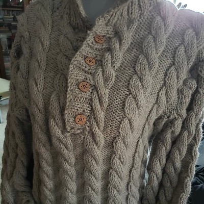 Valerie (@blaksheepknits) knit this for Thom who wanted a new cabled sweater to replace an old favourite! Fits him perfectly so I can’t wait to see it on!