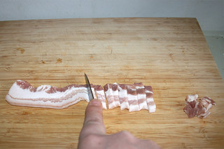 03 - Cut bacon / Speckstreifen zerkleinern