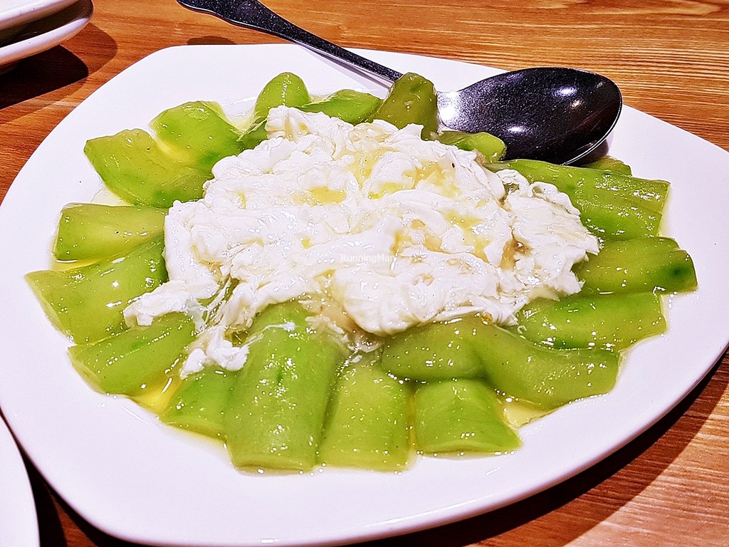 Braised Luffa Gourd With Poached Egg White In Conpoy Sauce