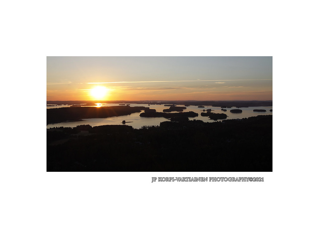 Picturesque sunset at Lake Kallavesi 14