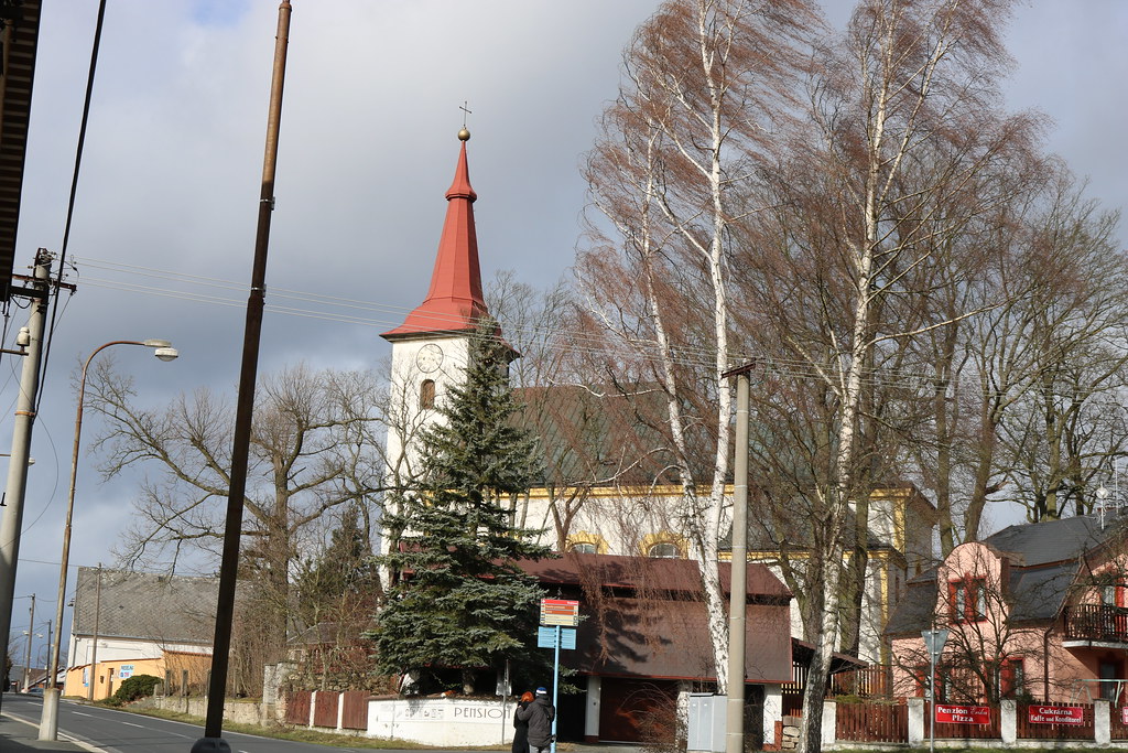 kostel sv. Jakuba v Horních Lomanech