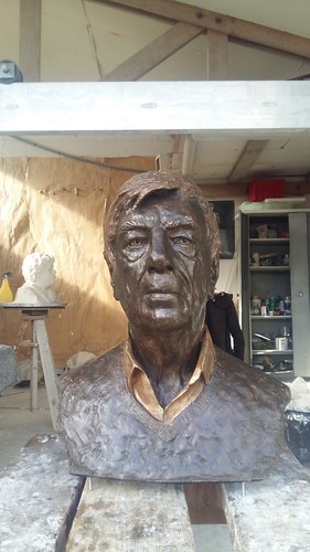 Levensgroot bronzen borstbeeld van Prof. F. Debruyne, 2021