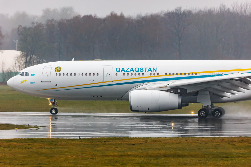 Hamburg Airport: Kazakhstan Government |  Airbus A330-243 A332 | UP-A3001 | MSN 0863