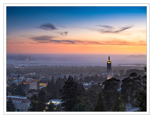 berkeley california unitedstates campanile universityofcalifornia goldengate baybridge sanfrancisco fog sunset