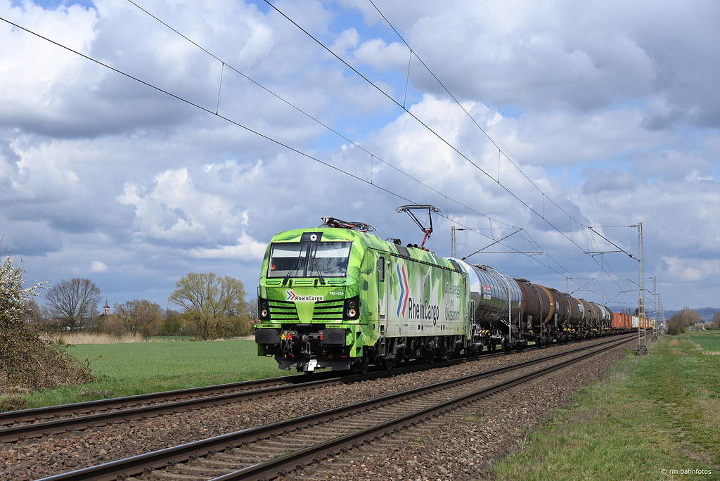 Spedition Rheingau RheinCargo 192 034 | Überall wird es grün - sowohl neben als… | Flickr