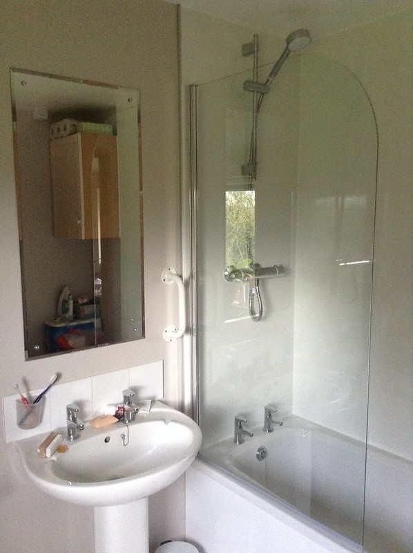 Bathroom Revamp: Day 6 - and we are DONE!
