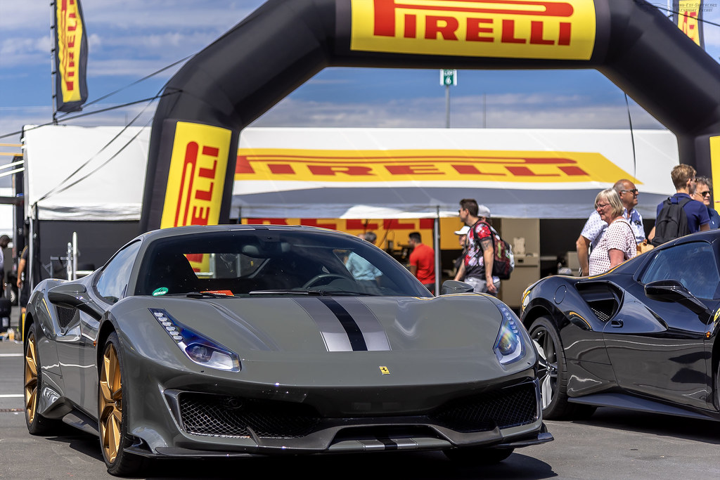 Ferrari 488 Pista