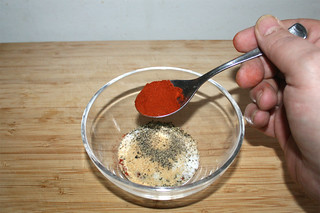 08 - Add chili / Chilipulver addieren