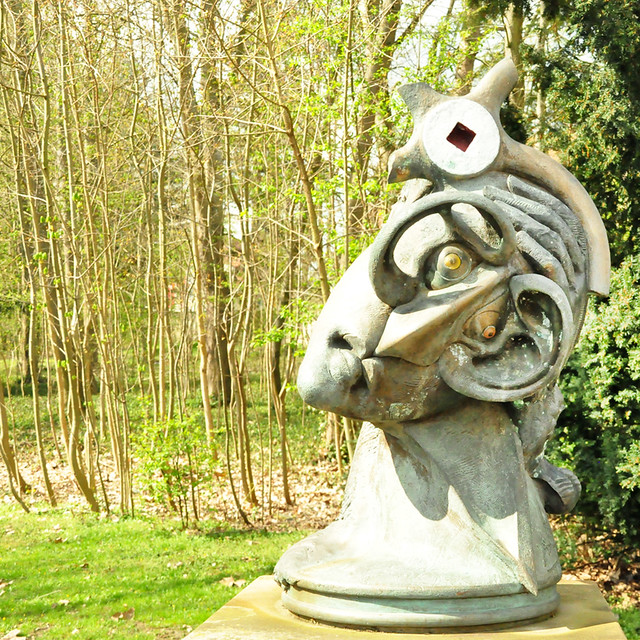 April 2021 ... Jürgen Goertz-Skulpturen im Schlosspark Angelbachtal ... Brigitte Stolle