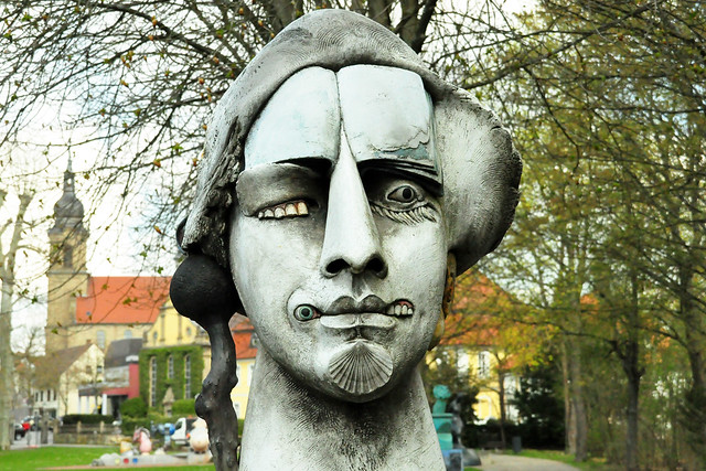 April 2021 ... Jürgen Goertz-Skulpturen im Schlosspark Angelbachtal ... Brigitte Stolle