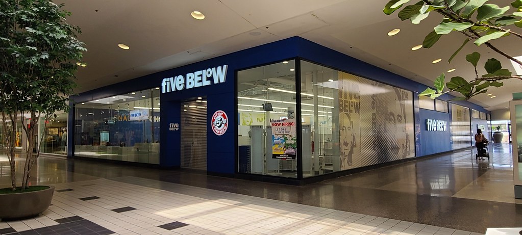 Five Below - El Cajon, CA | Parkway Plaza Mall | limontwsprite | Flickr