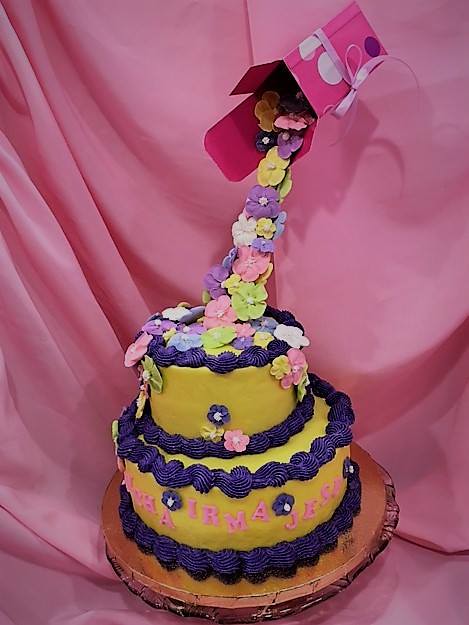 Cake by TwinkleBerry Sweet Selections
