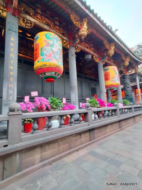 「龍山寺」(Longshan temple),  Taipei, Taiwan, SJKen, Apr 2,2021.