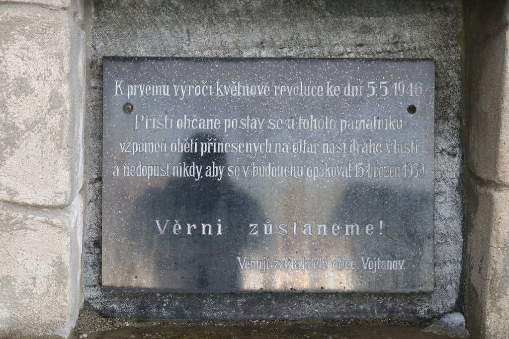 pomník Květnové revoluce ve Vojtanově