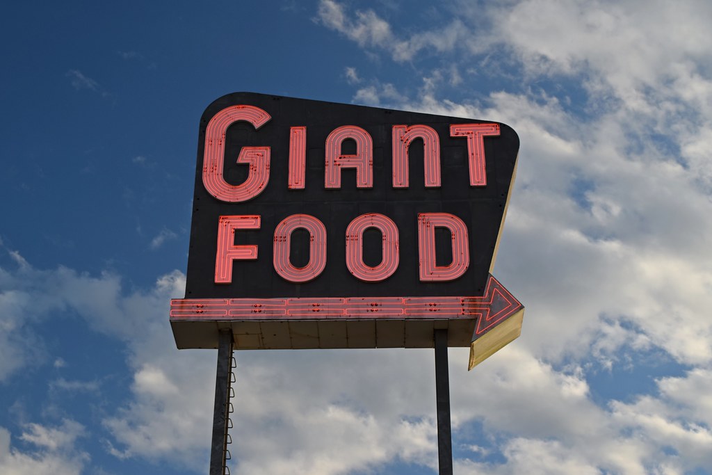 Neon sign at Giant Food in Laurel, Maryland [03]
