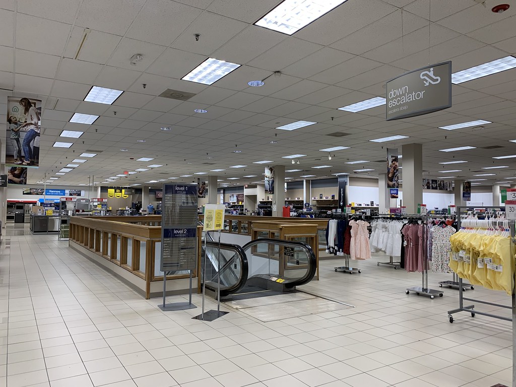 Sears interior | Sears #1335 (95,282 square feet) 3200 W Fri… | Flickr