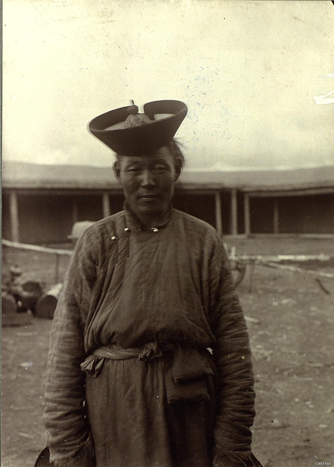 Мужчина в традиционном костюме