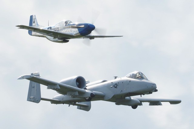 NIA2019-2342a A-10 Warthog and P-51 Mustang legacy flight  81962 414237 NL51VL