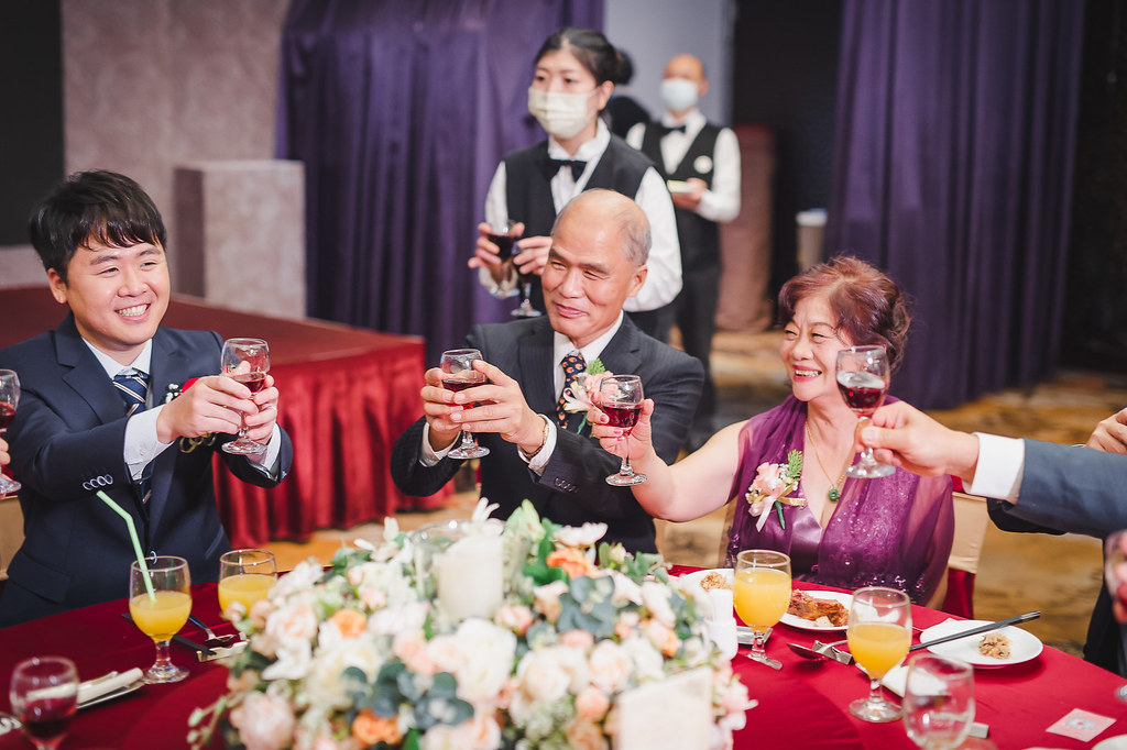 [婚禮攝影]岳錚韋伶 幸福喜宴@新莊晶宴-最專業的團隊完成每場完美婚禮紀錄，拍的不只好更要快! #婚攝作品
