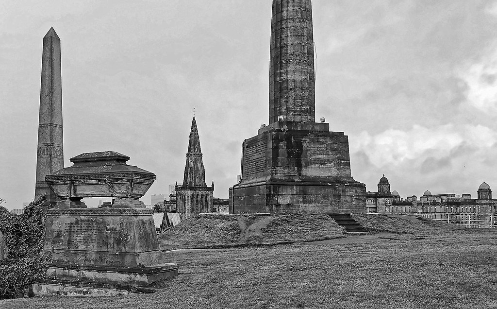 Victorian Glasgow Necropolis / Nécropole victorienne de Glasgow