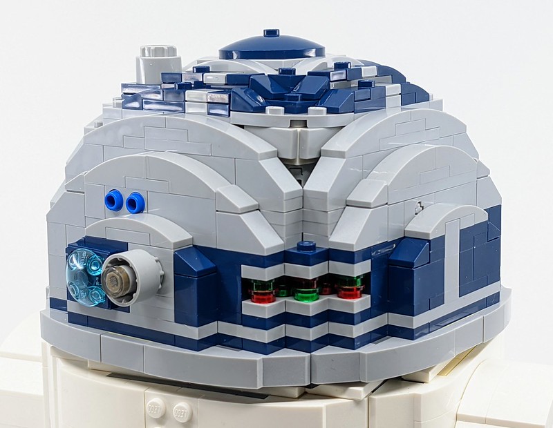 75308: LEGO Star Wars R2-D2 Set Review