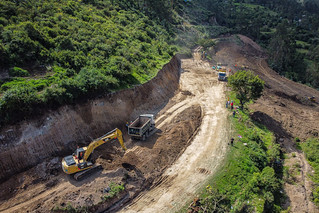 23-04-21 Ministro Eduardo González supervisa avance de obras de la construcción de la vía de evitamiento de Abancay en la región Apurímac. | by MTC_Perú