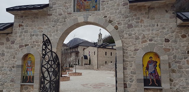 ulaz u manastir