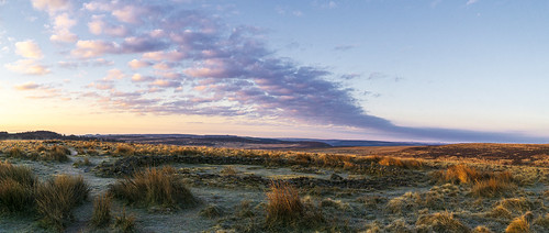 landscape derbyshire peakdistrict darkpeak bigmoor barbrookstonecircle goldenhour sunrise cloudscape clouds panorama