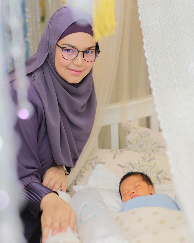 Siti Nurhaliza Perkenal Wajah Anak Kedua, Ada Sebab Pilih Nama Muhammad Afwa