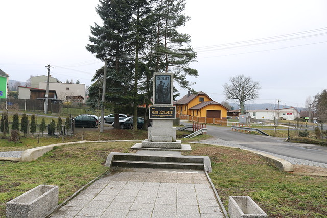Denkmal für die Opfer des Ersten und Zweiten Weltkriegs in Dolní Žandov