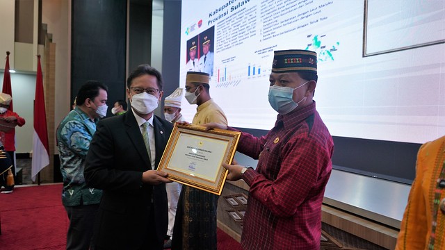 Menkes berikan sertifikat eliminasi malaria kepada Kab. Manggarai