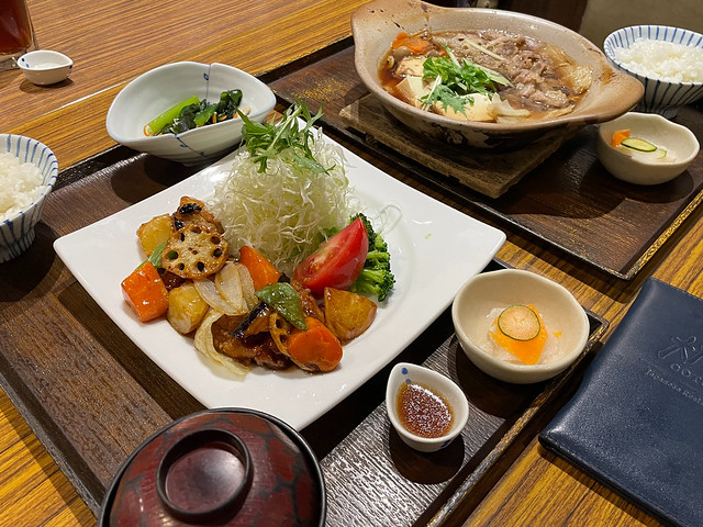 [食記] 大戶屋，日式料理~飯好吃，飯、湯可以續