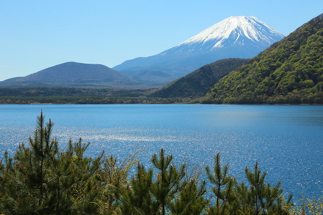 Fuji over the lake