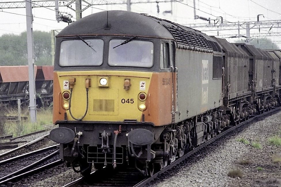 56045 Bescot 8.11.95 | Class 56 number 56045 in Load Haul li… | Flickr