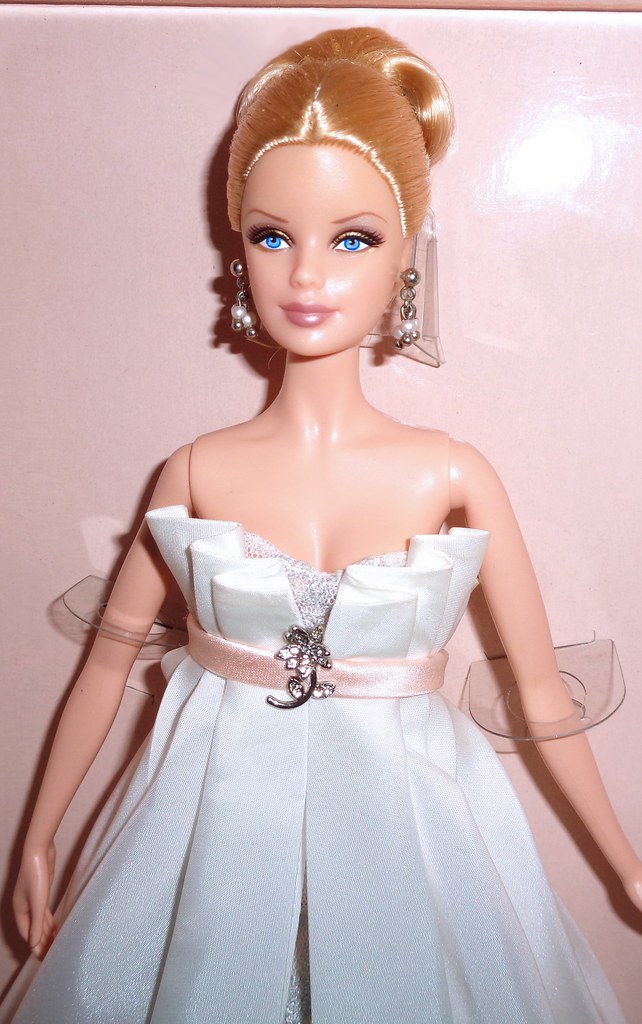 2012 Barbie is Eternal Doll (5)