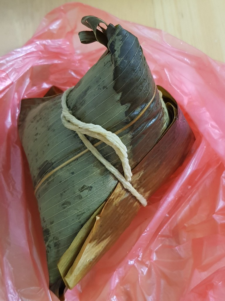 自製鹹肉粽 Savory rice dumpling rm$7 @ 雲風閣風味小吃 Winter Tome Dessert USJ14