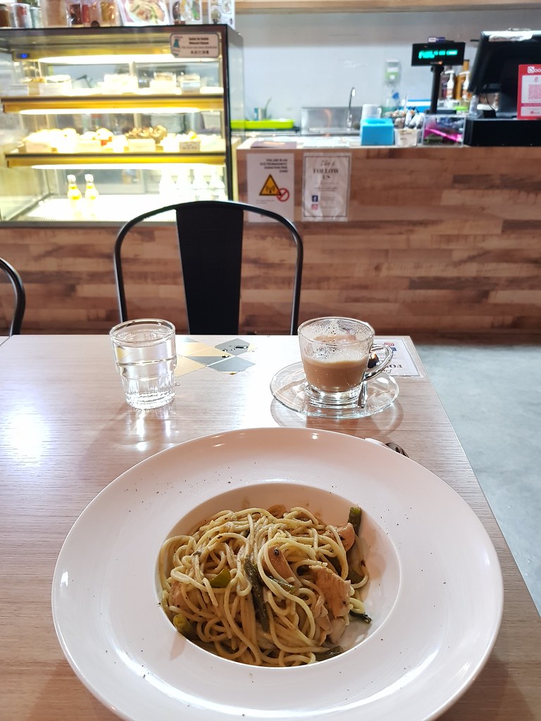泰式綠咖哩意粉 Thai Green Curry Spaghetti rm$13.90 & 卡布奇諾咖啡 Cuppucino rm$11.50 @ Doi Channg USJ10