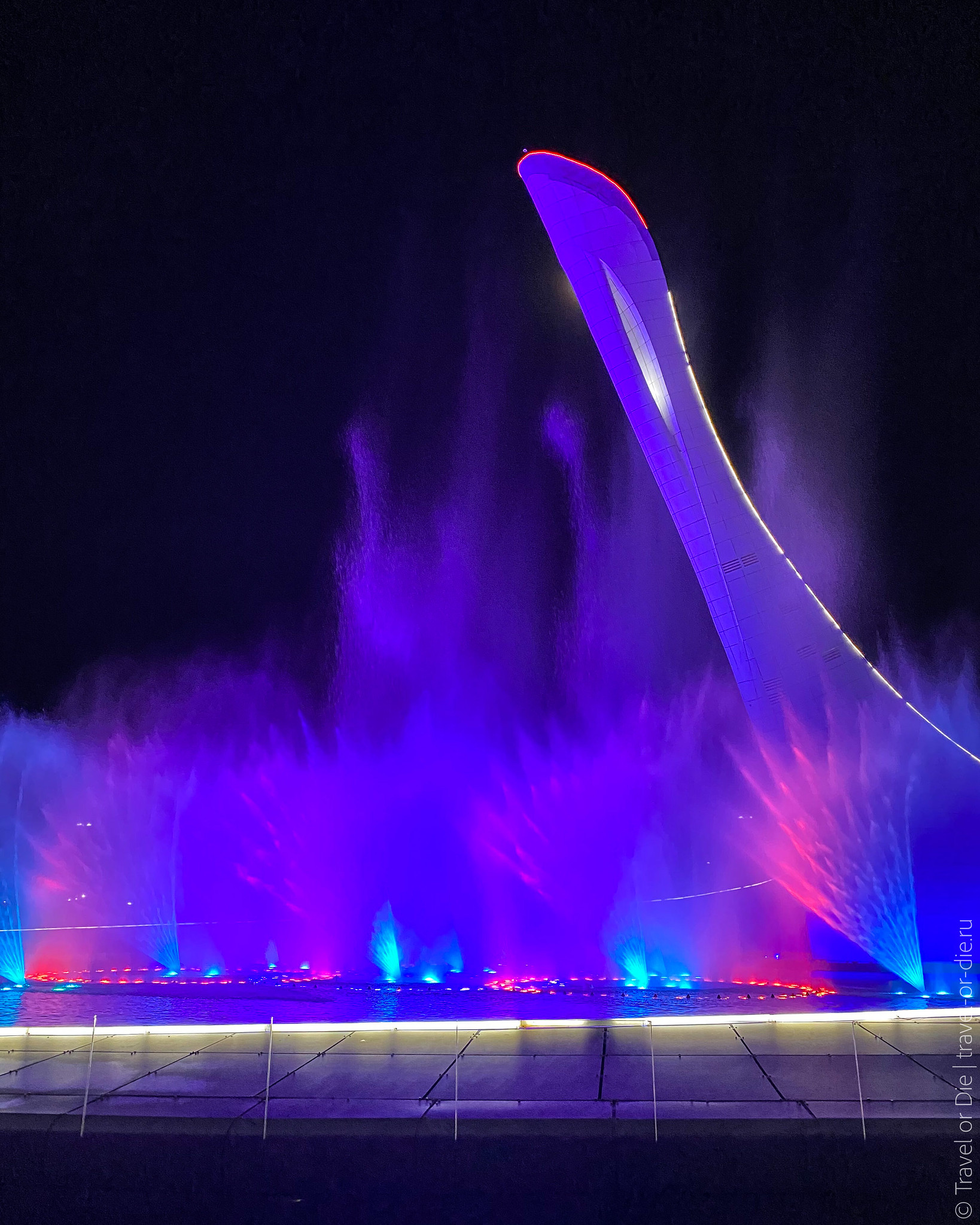 Singing-Fountain-Olympic-Park-Sochi-0927