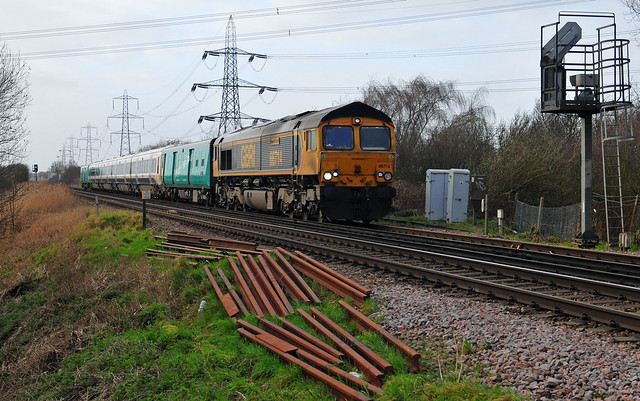 66714 with Southeastern unit 465933 in tow, approaches Hoo Junction working the 5Q48 14.34 Slade Green T&R.S.M.D to Tonbridge West Yard unit move on 2-2-21. Copyright Ian Cuthbertson