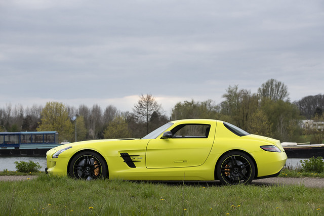 2013-Mercedes-Benz-SLS-AMG-Coupe-Electric-Drive-_4