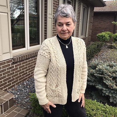 Last Friday Connie(knitnut246)’s Winters Beach Cardi by Andrea Mowry was blocking...doesn’t it look amazing on her!