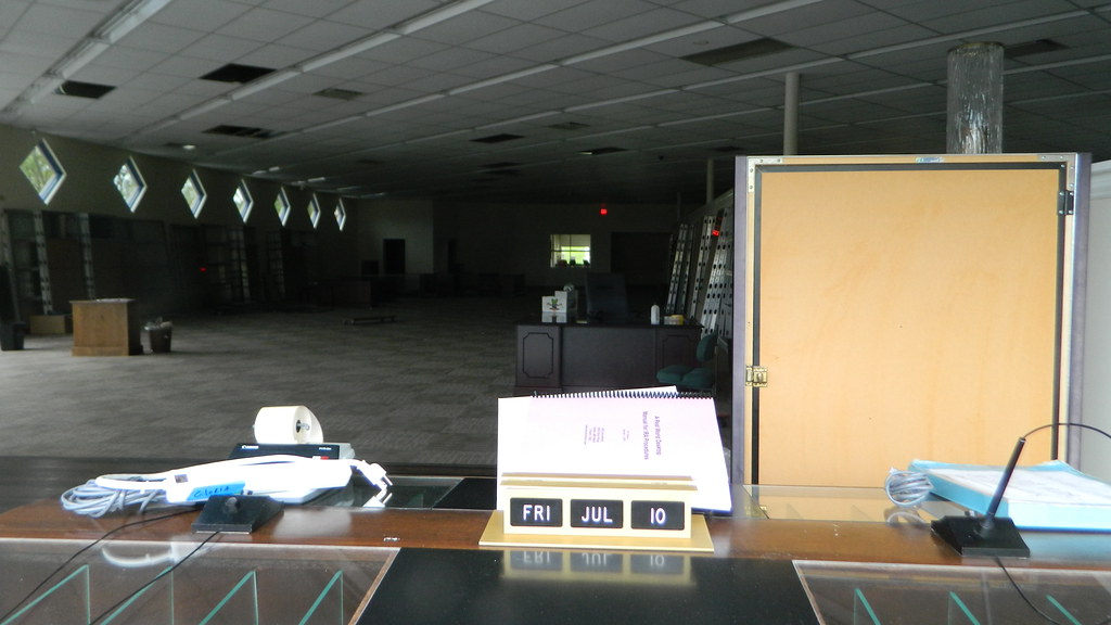 First Bank & Trust Company interior (closed) | First Bank & … | Flickr