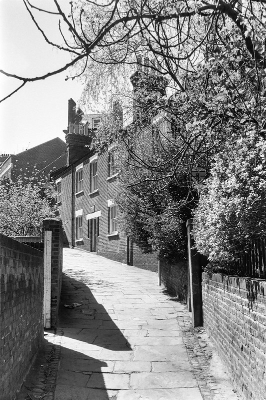 Streatley Place, Hampstead, Camden, 1990, 90-4d-26
