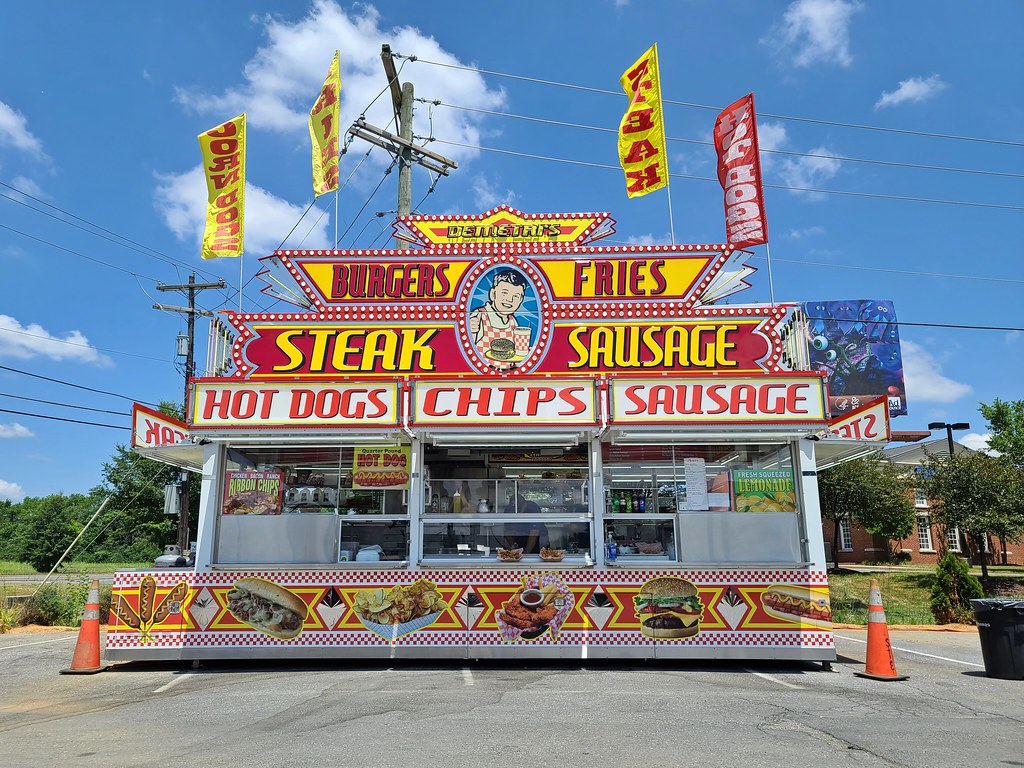 Carnival food stand at Southern States station [02]