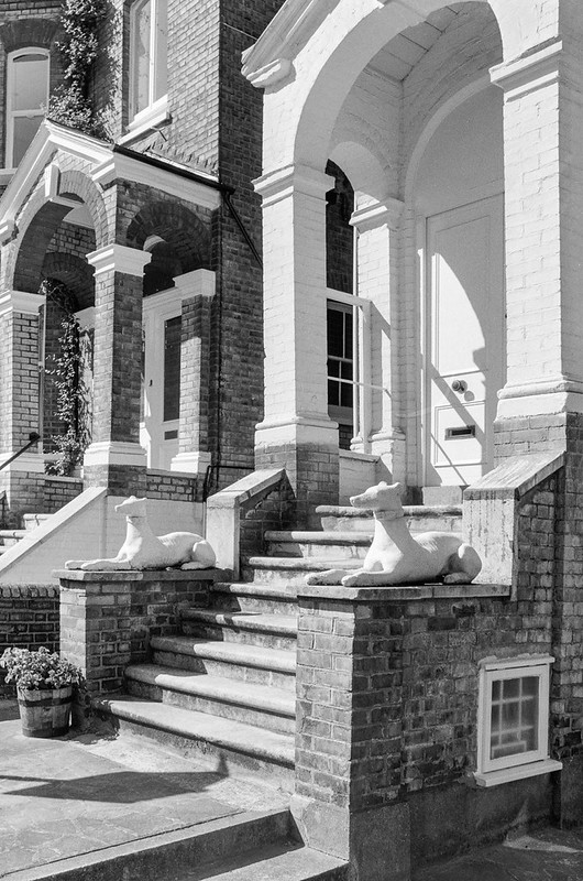 Houses, Cannon Place, Hampstead, Camden, 1990, 90-4e-31