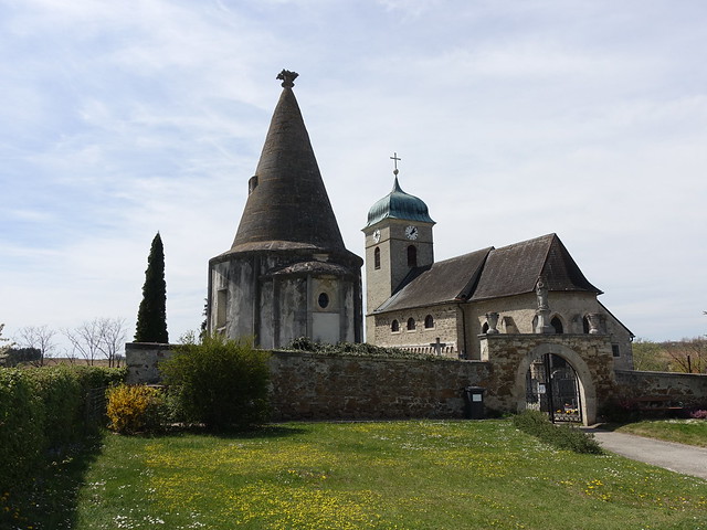 Kirche und Karner in Burgschleinitz