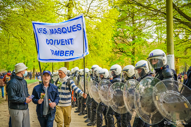 La Boum 2 - Reportage photo de Ben Heine - Le Bois de La Cambre - Manifestation du 1er mai pour la liberté en réaction aux mesures sanitaires