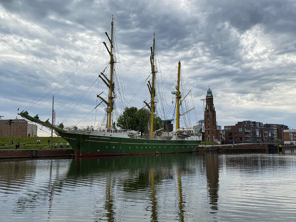 Alexander von Humboldt II @ Neuer Hafen Bremerhaven
